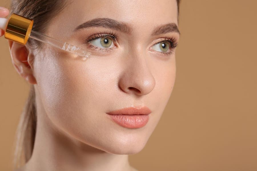 Soft, warm light falling across skin - an illustrative image for the LED and red light mask section